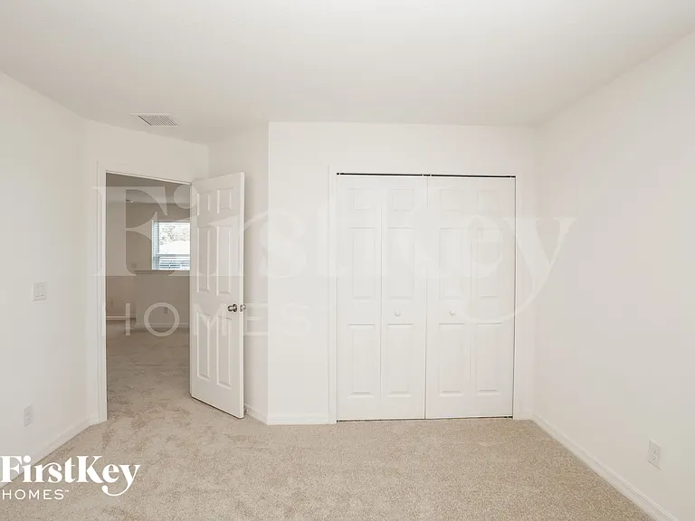 5086 Royal Point Ave — Photo 9
