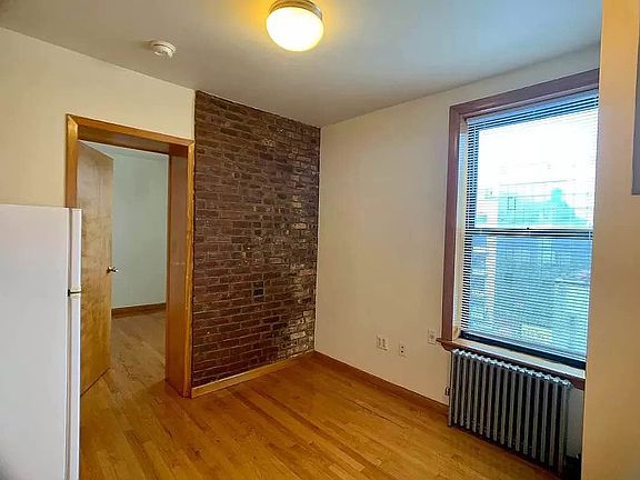 2nd image of 106 Mulberry St APT 23