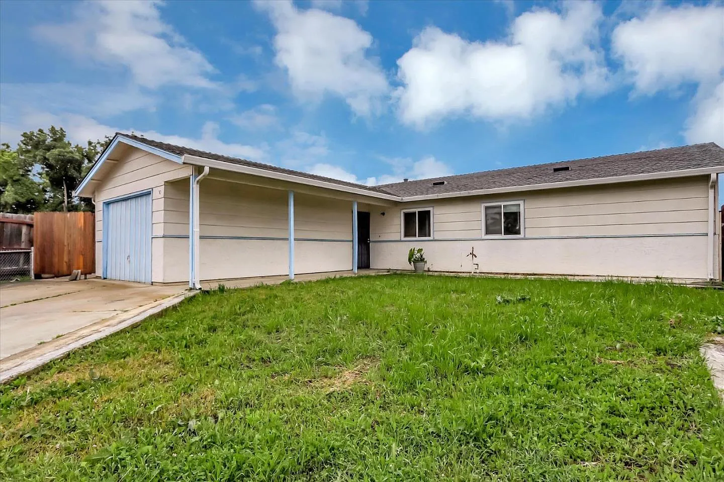 50 Almond Ct photo 1