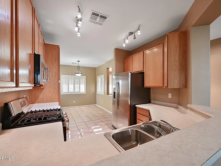 939 S Roanoke St — Photo 10