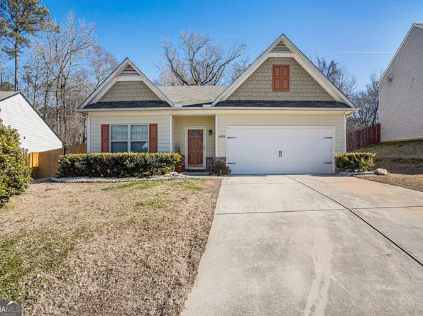 6018 Heisler St, Rex, GA 30273