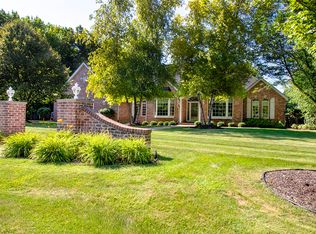 18870 Ashbourne Ln, Brookfield, WI 53045