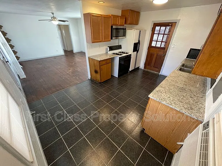 6618 NW 31st St — Photo 14
