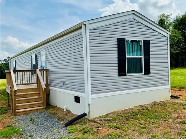 310 Springfield Rd, Pilot Mountain, NC 27041