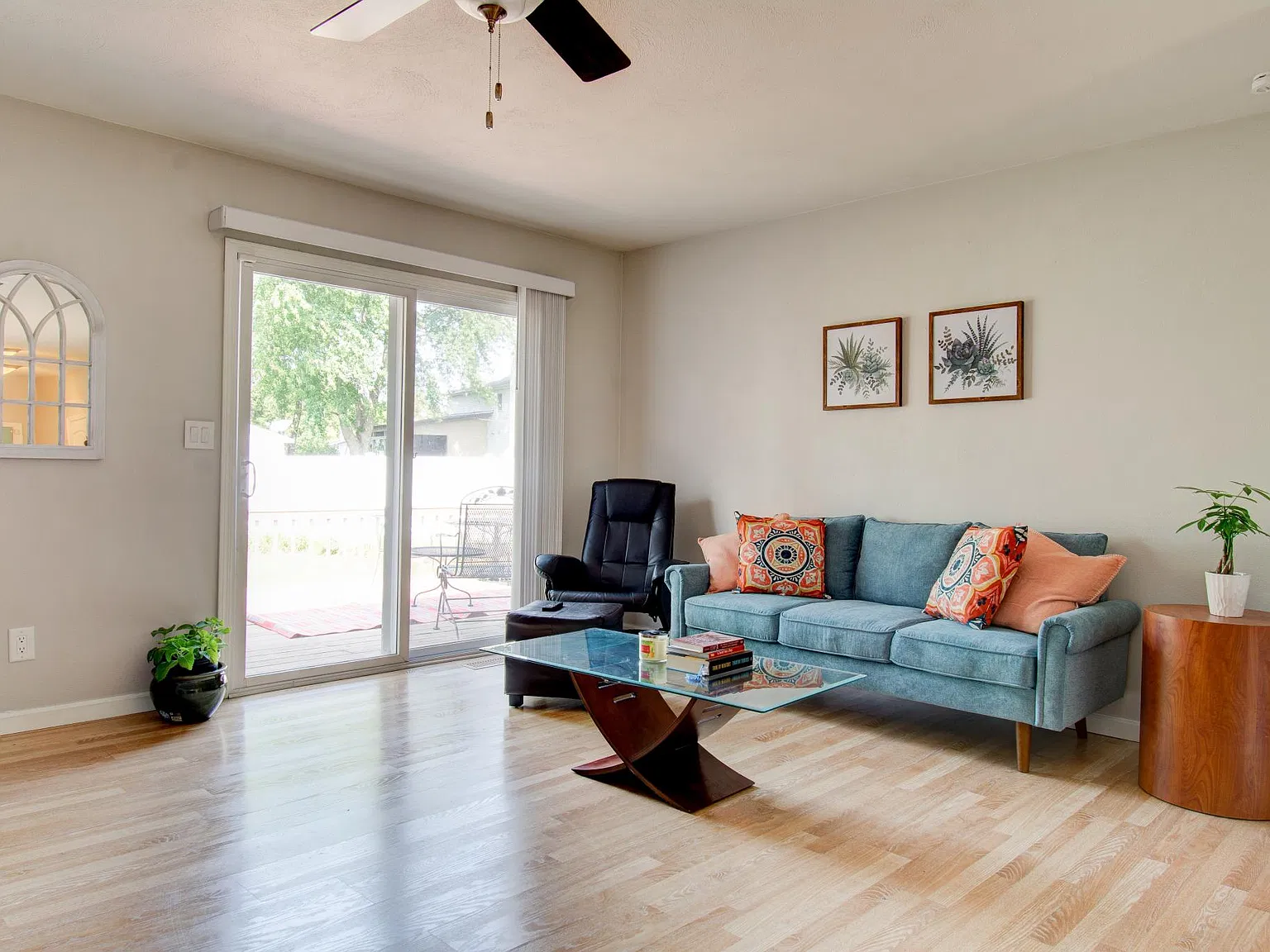 2 bed, 1216 sqft, $1,525 — Photo 2