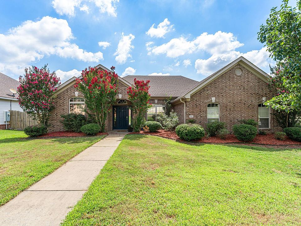1st image of 2902 Millbrook Dr