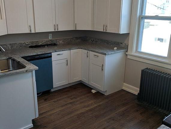 2nd image of 342 E Montana St