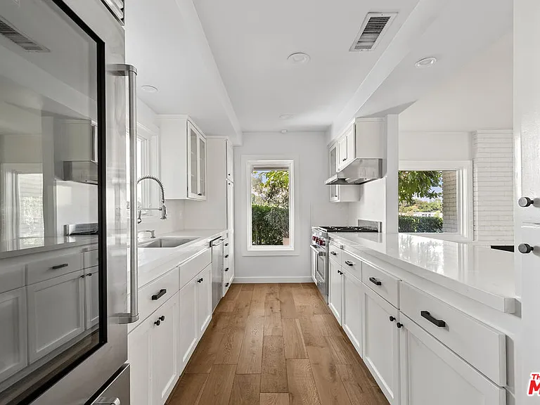 9881 Beverly Grove Dr — Photo 9