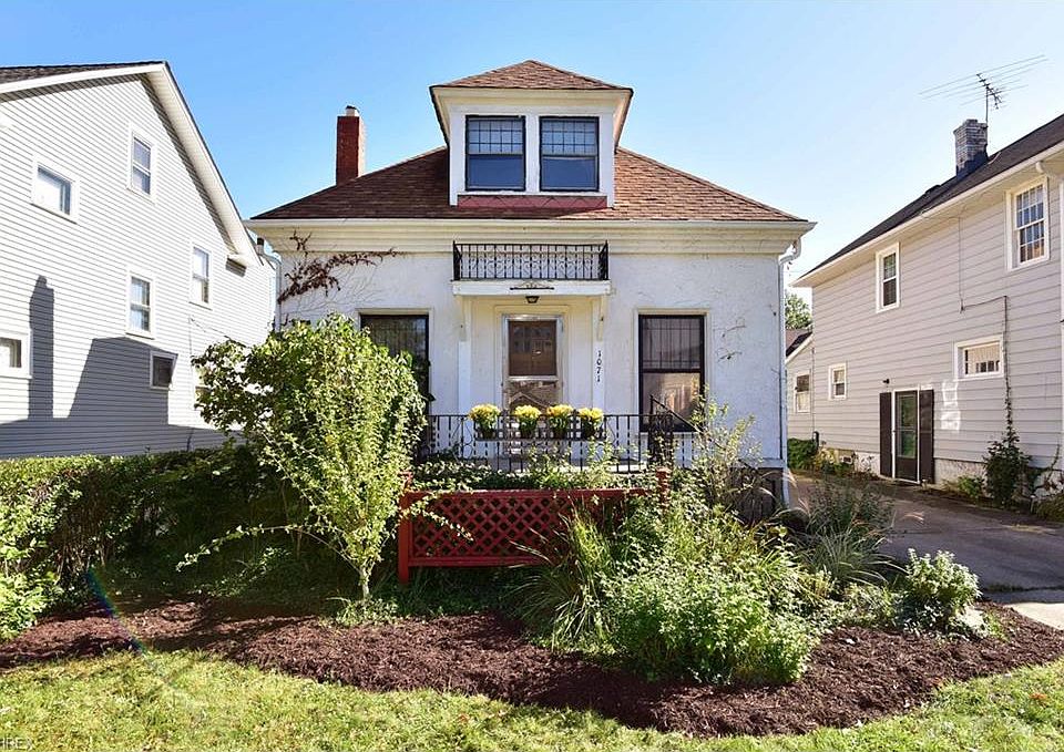 1st image of 1071 Cliffdale Ave