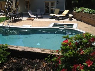 4885 Old Dominion Dr, Arlington, VA 22207