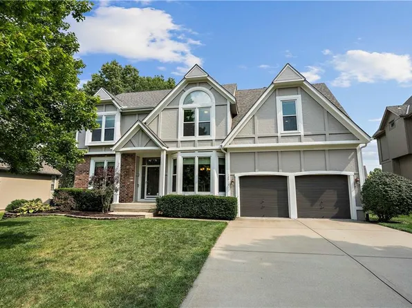 12919 Bond St, Overland Park, KS 66213
