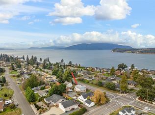 2209 12th St, Anacortes, WA