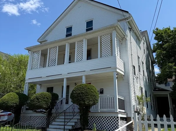 45 Elm St, Webster, MA 01570