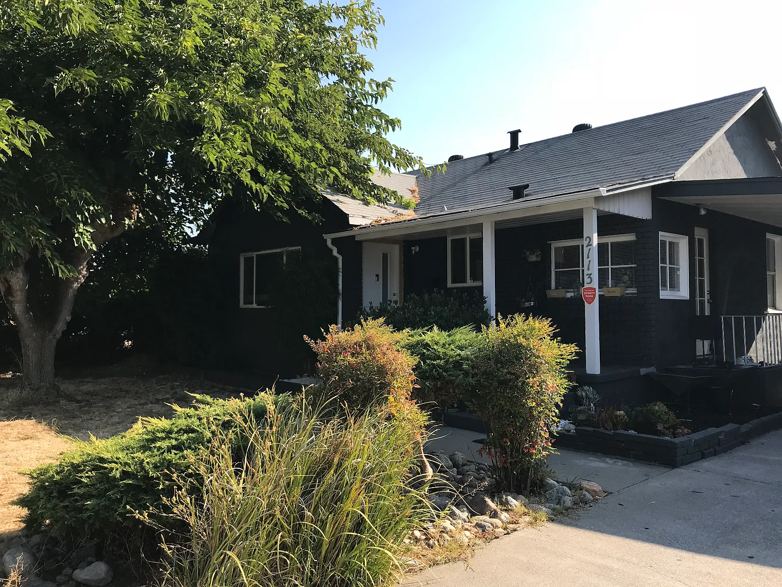 2113 Lindberg St photo 1