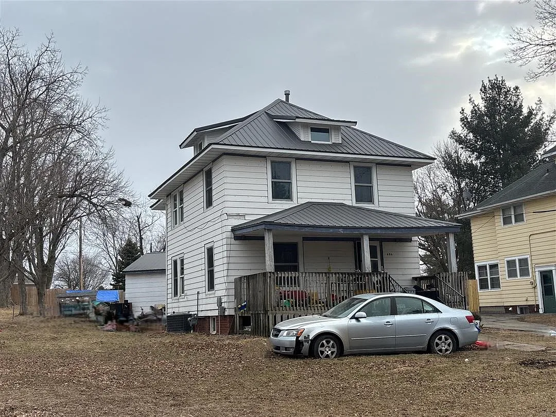 606 S Washington St photo 1