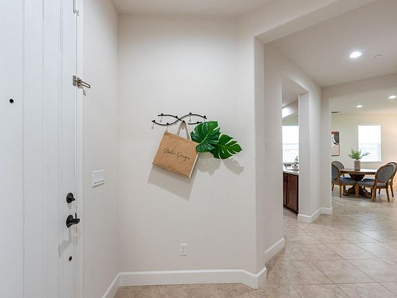 4th image of 741 Segovia Dr