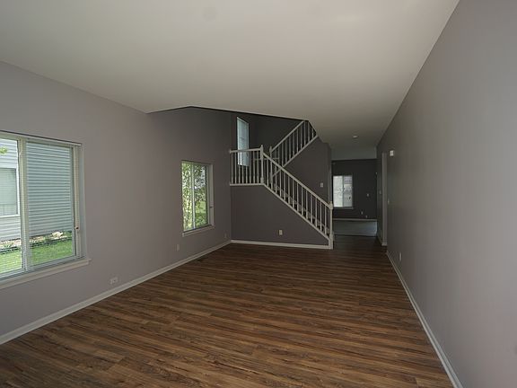2nd image of 296 Richmond Dr Unit 296