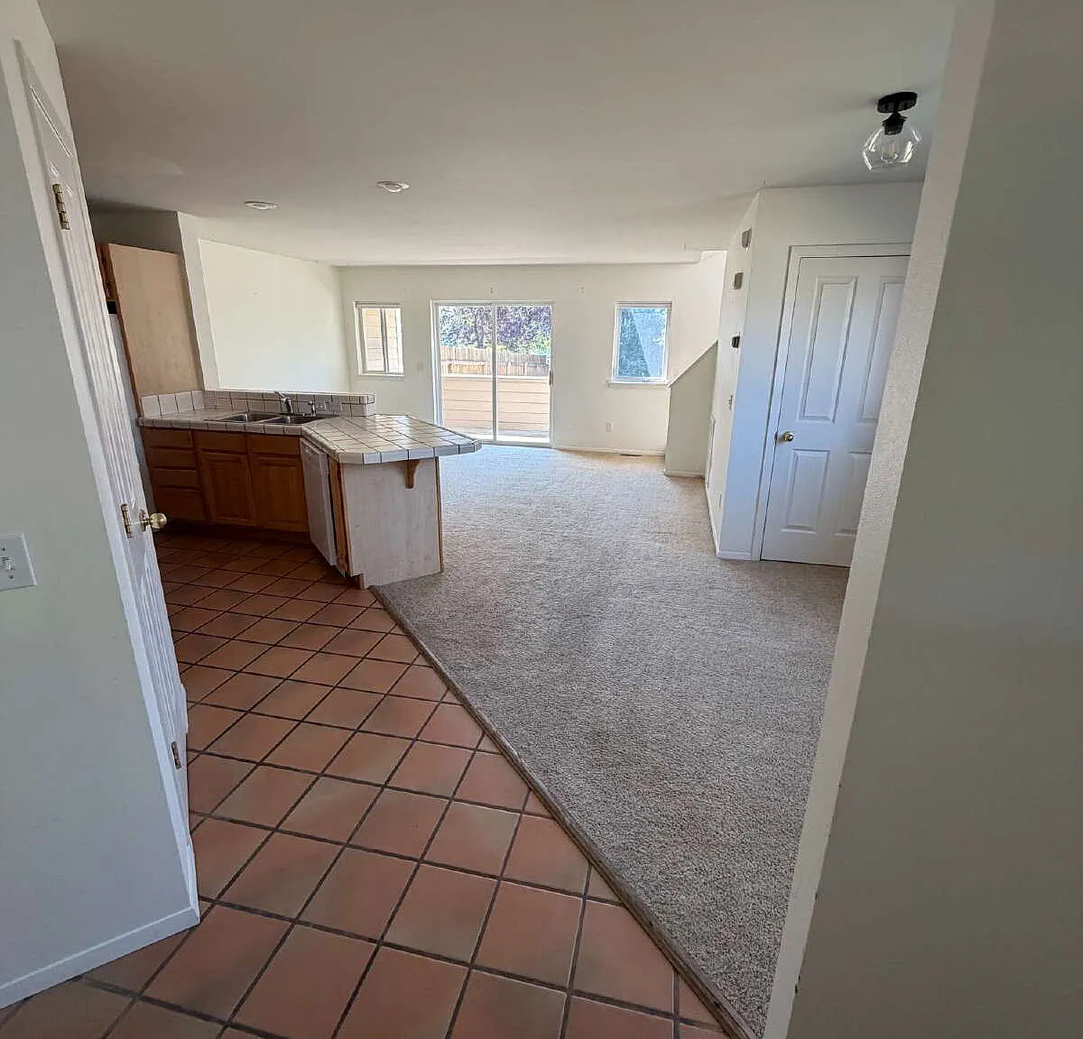 3 bed, 2.5 bath, $2,100 — Photo 3