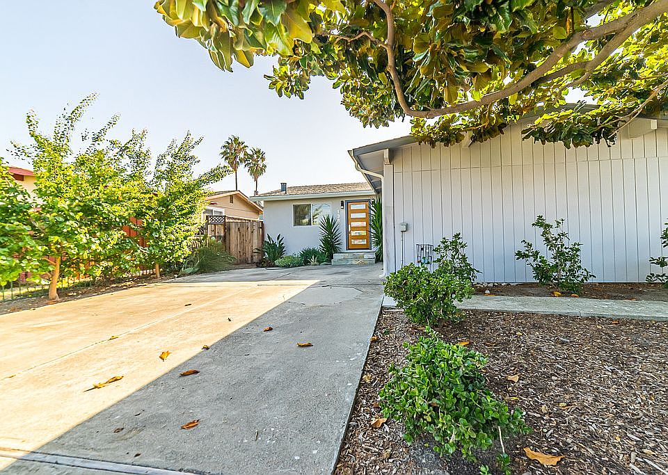 1st image of 1387 Camellia Dr