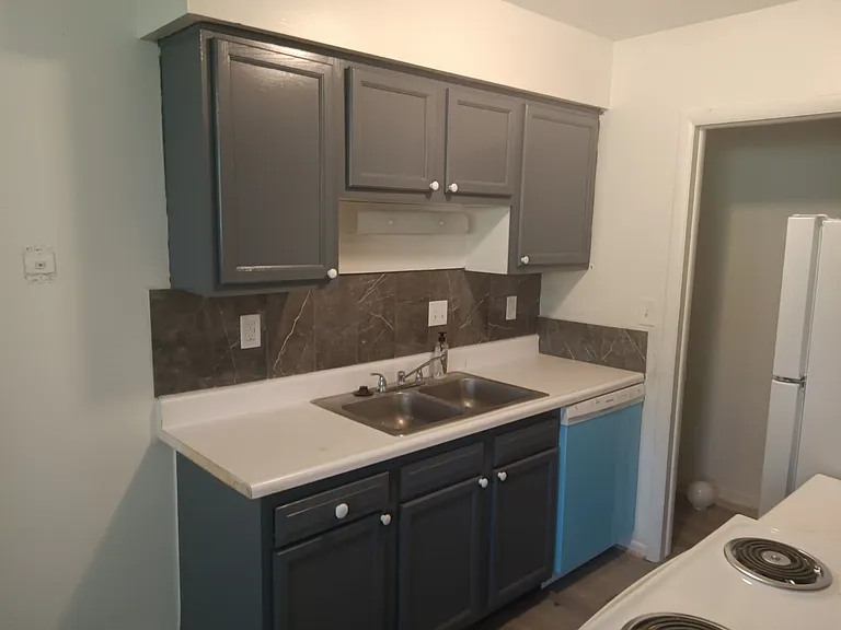 Old Orchard Apartments — Photo 10