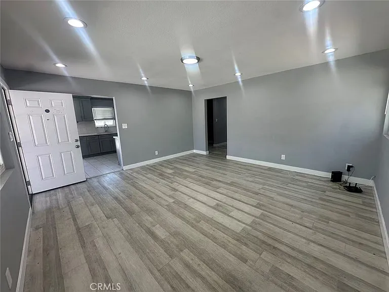 8932 Redwood Ave — Photo 7