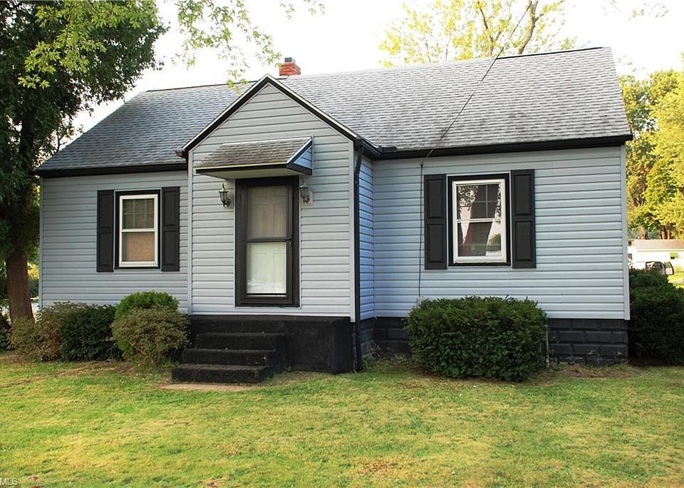 1st image of 3227 Albrecht Ave