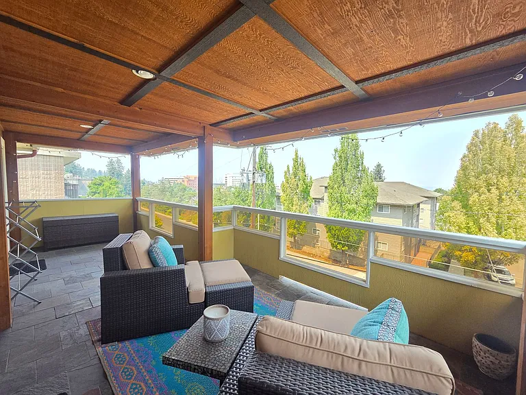 202 E Rockwood Blvd #2 — Photo 20