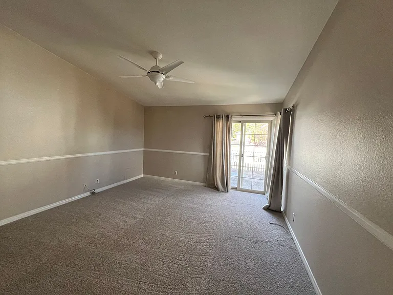 2604 Calle Elegante — Photo 21