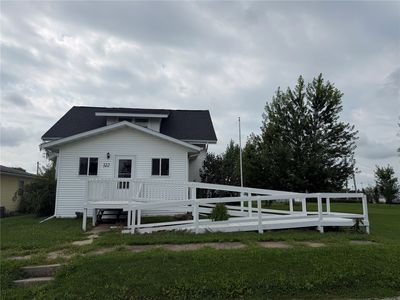 322 1st St, Atkins, IA, 52206
