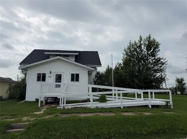 322 1st St, Atkins, IA 52206