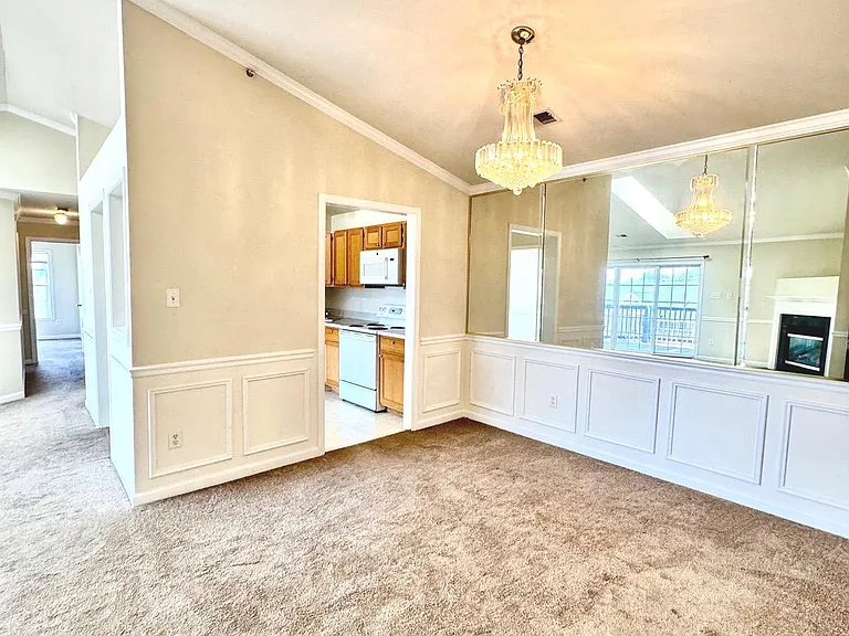 152 Brookland Ct #10 — Photo 4