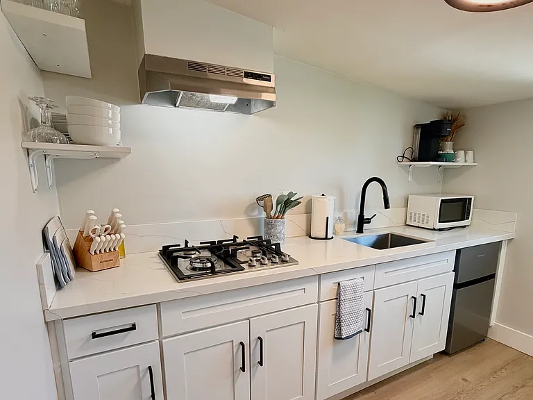 2174 Logan Ave #B — Photo 2