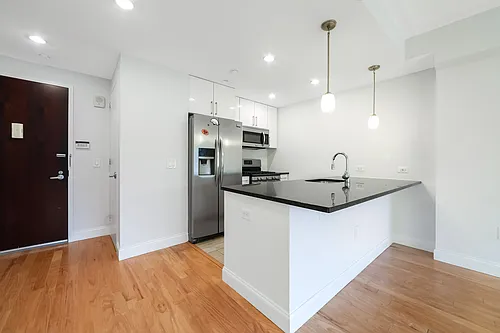 1701 Park Ave #902 Photo 1