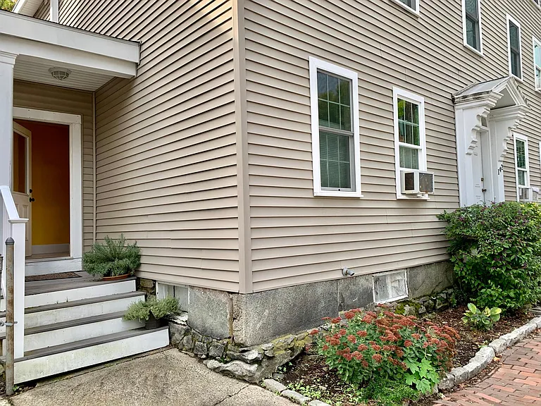 142 Cabot St #1 — Photo 14
