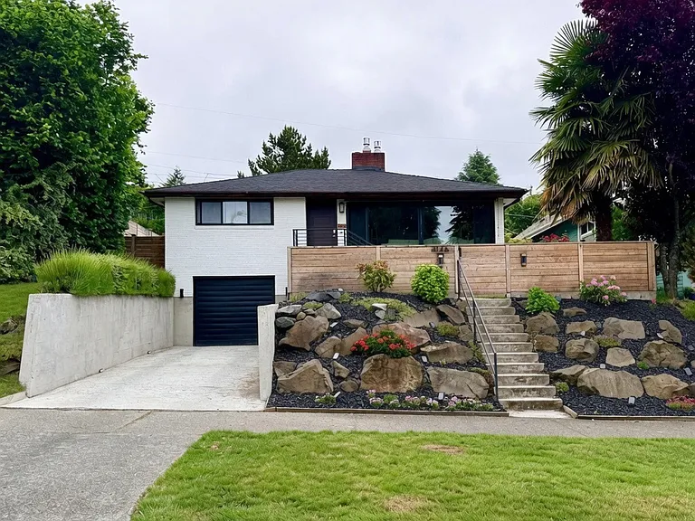 4146 46th Ave SW — Photo 1