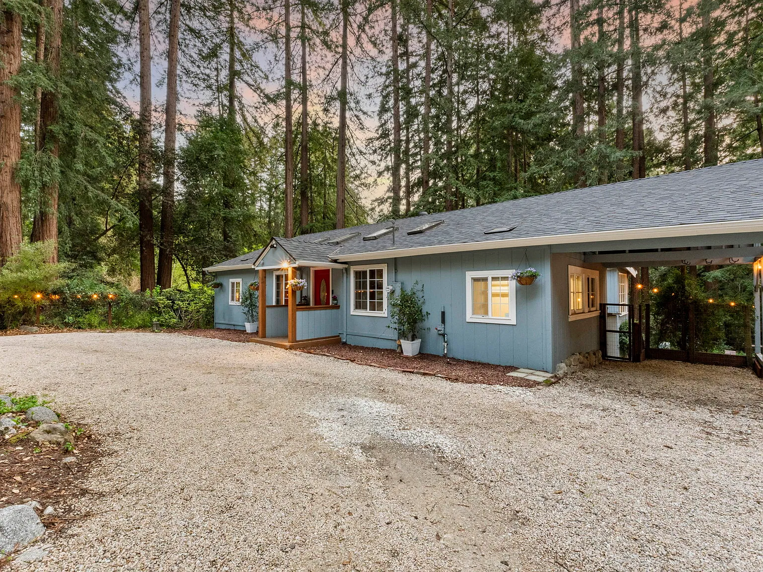 241 Redwood Way 4BD/2BA Mountain Retreat! — Photo 4