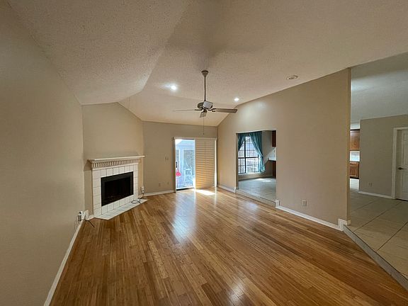 20220404_204556052_iOS_04292022