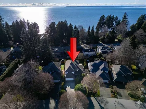 1959 Ocean Wind Dr, Surrey, BC V4A 9P2