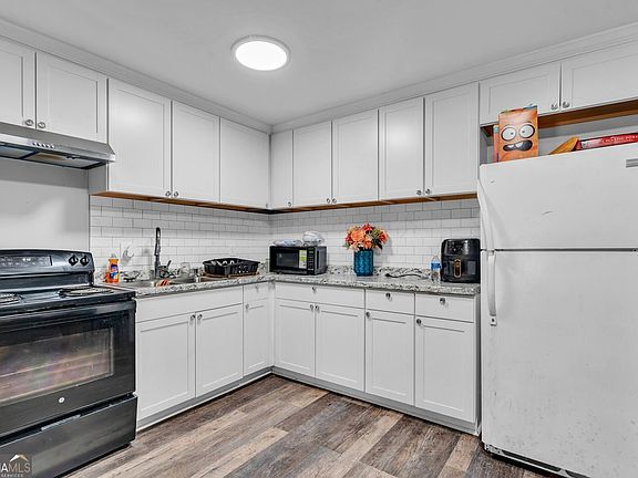 5th image of 603 E 1st Ave