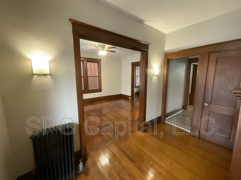 34 W Washington St — Photo 2