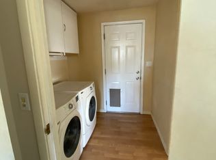 890 W 2nd St, Hollister, CA