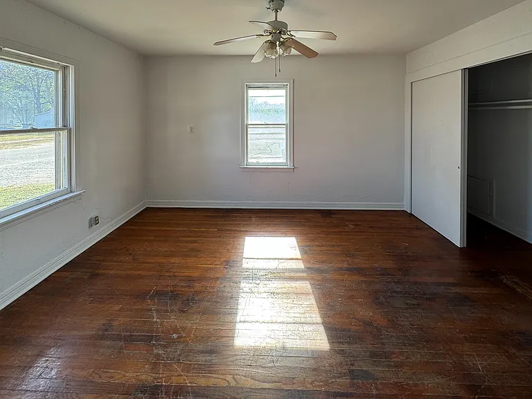 515 N Hough Ave — Photo 7