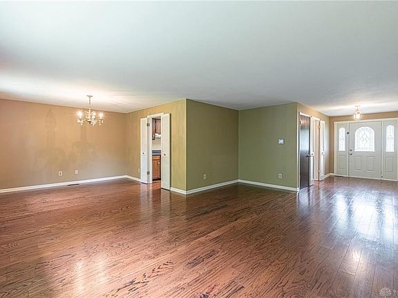 3rd image of 1465 Delynn Dr
