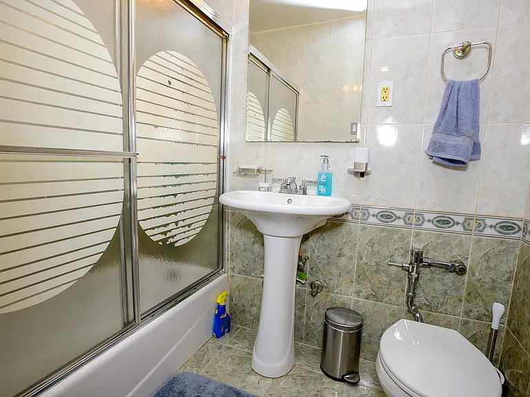 2785 Ocean Pkwy #3 — Photo 4