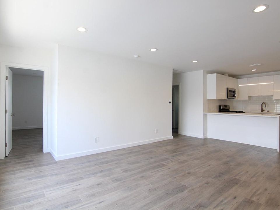1st image of 630 N Orange Dr #628
