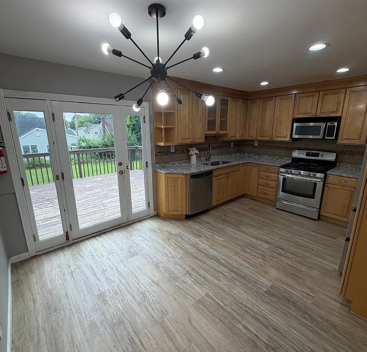 4 bed, $3,550 — Photo 4