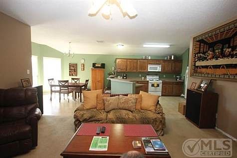 5th image of 1425 Reiger Dr