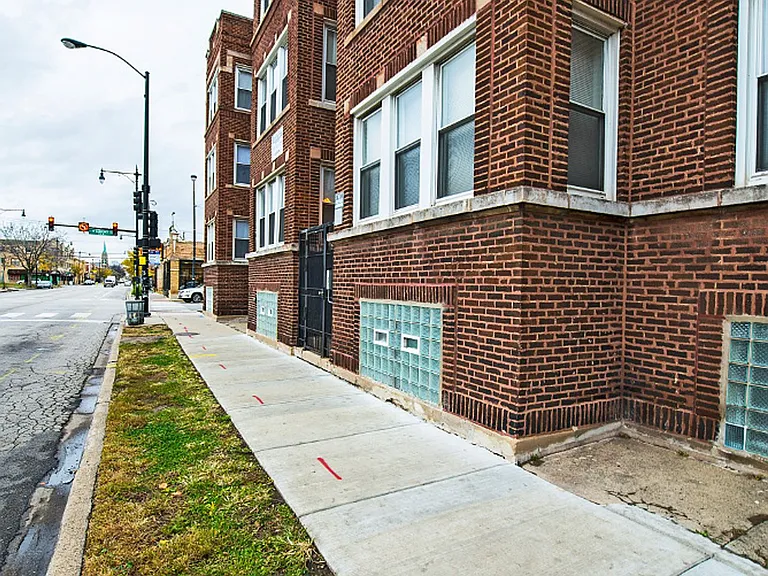 7053 S St Lawrence — Photo 10