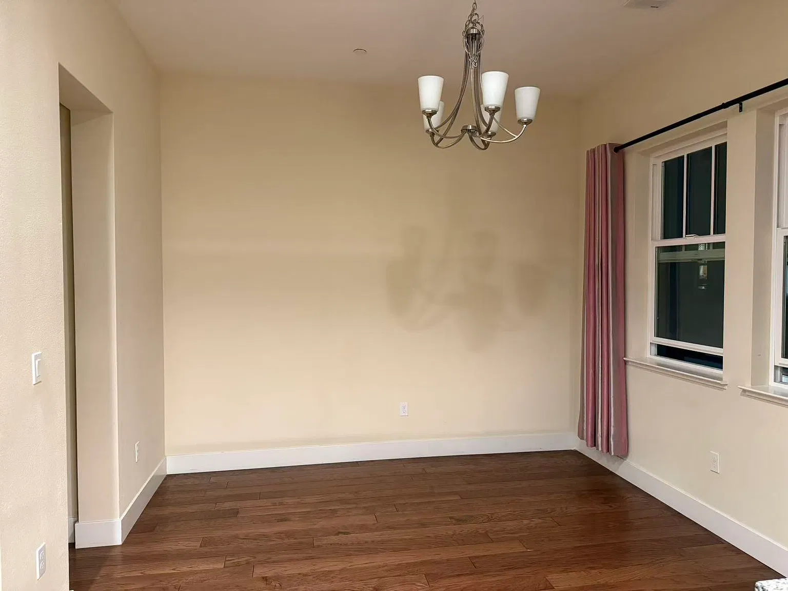 4 bed, 1706 sqft, $6,300 — Photo 3