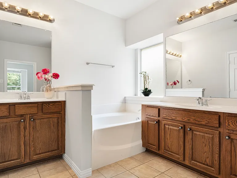 135 Springtree St — Photo 12